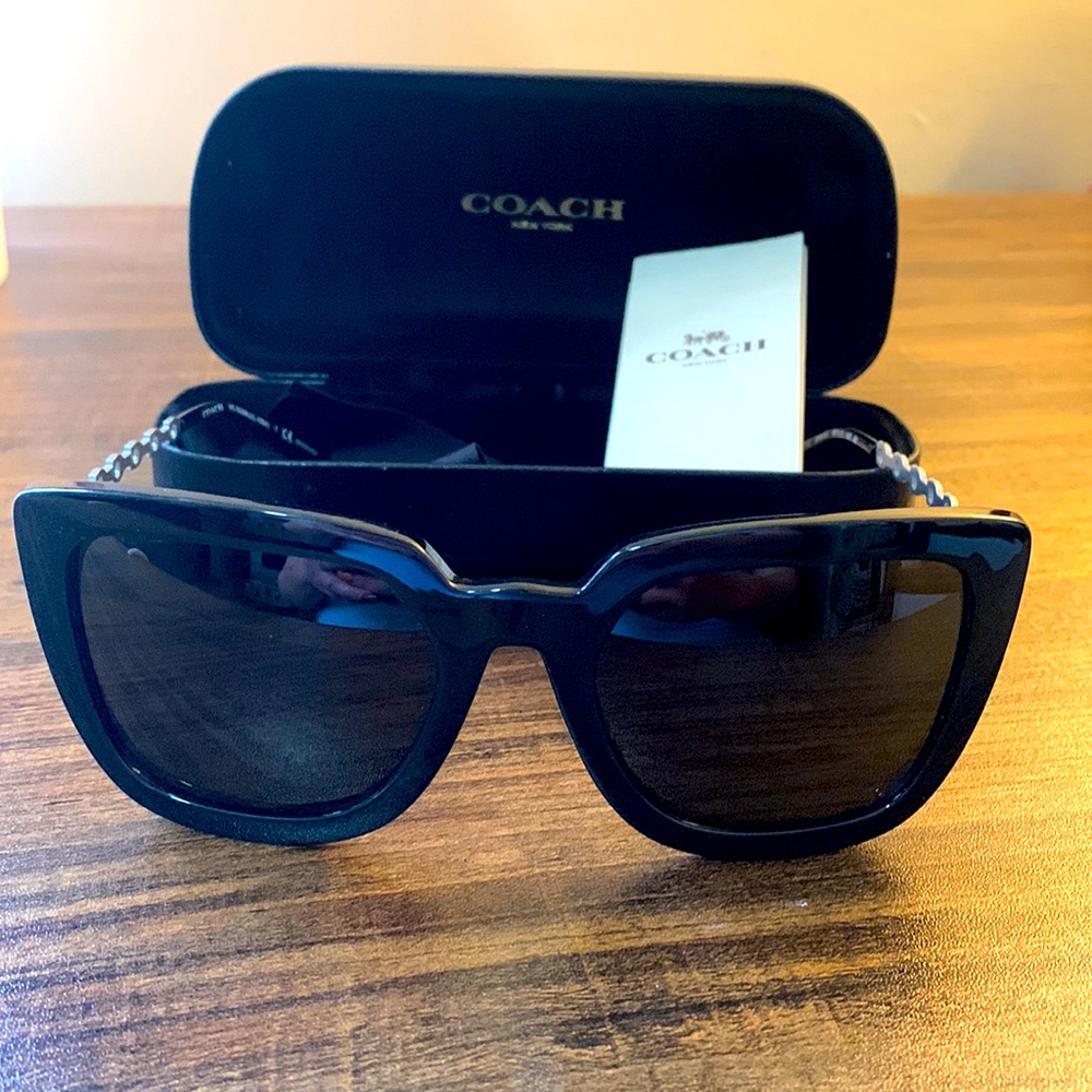 Coach Sunglasses (HC8258U) - LIKE NEW